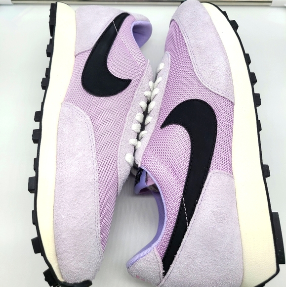 Nike - Picture 3 of 7